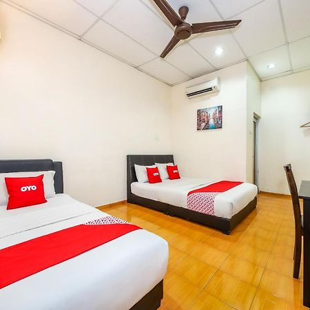 Oyo 89763 Bluewater Hotel Mersing Buitenkant foto