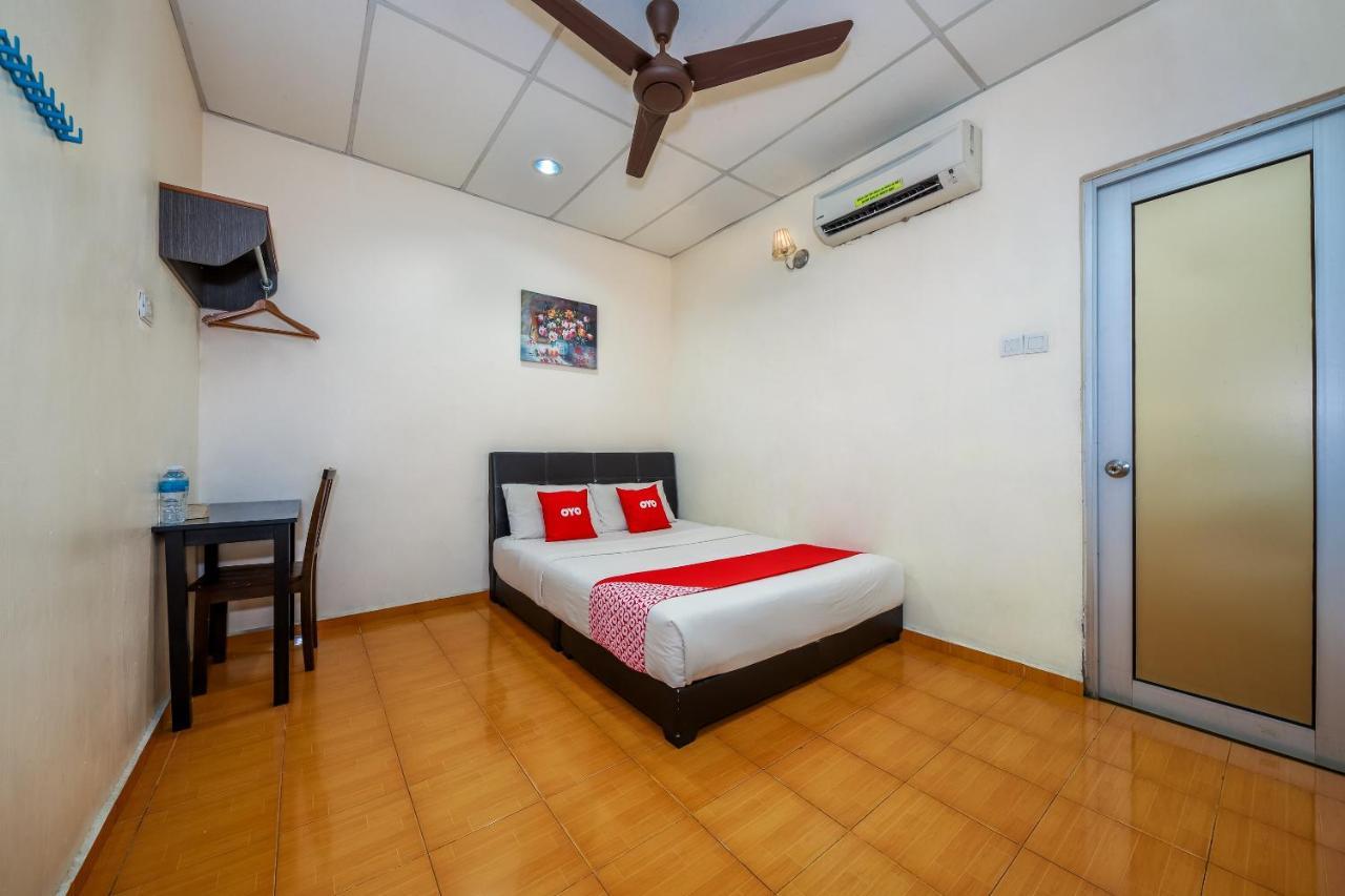 Oyo 89763 Bluewater Hotel Mersing Buitenkant foto