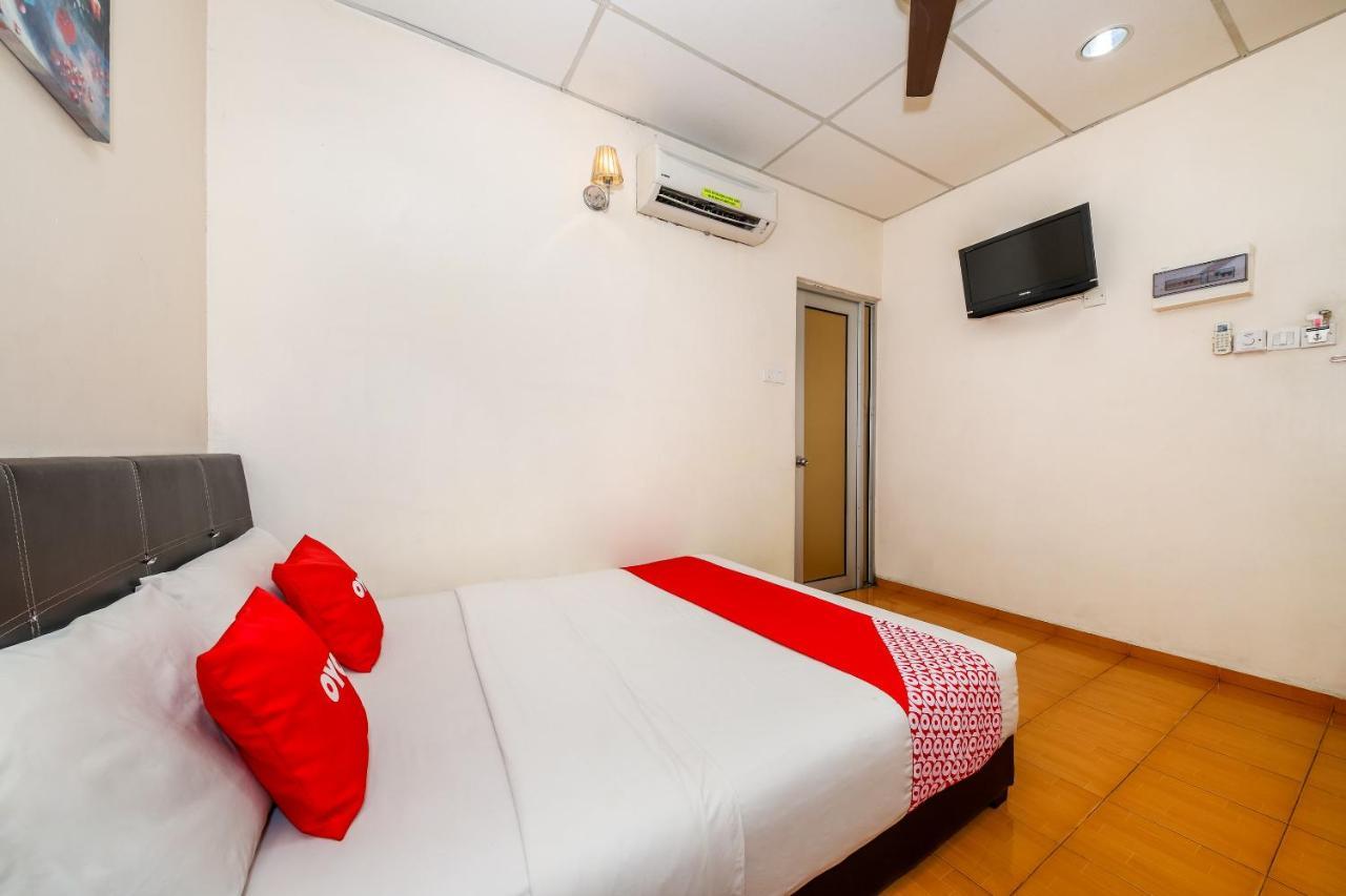 Oyo 89763 Bluewater Hotel Mersing Buitenkant foto
