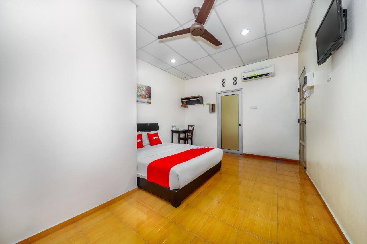 Oyo 89763 Bluewater Hotel Mersing Buitenkant foto