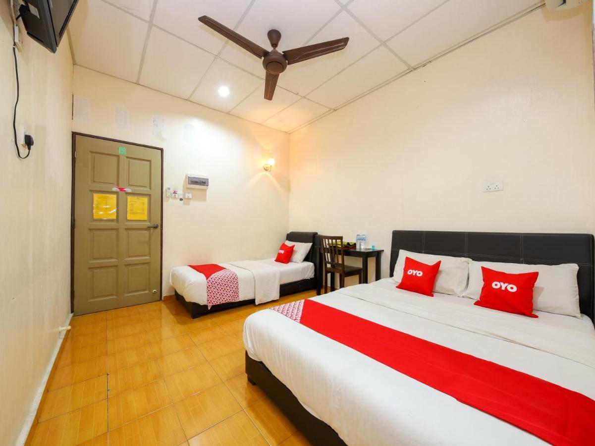 Oyo 89763 Bluewater Hotel Mersing Buitenkant foto