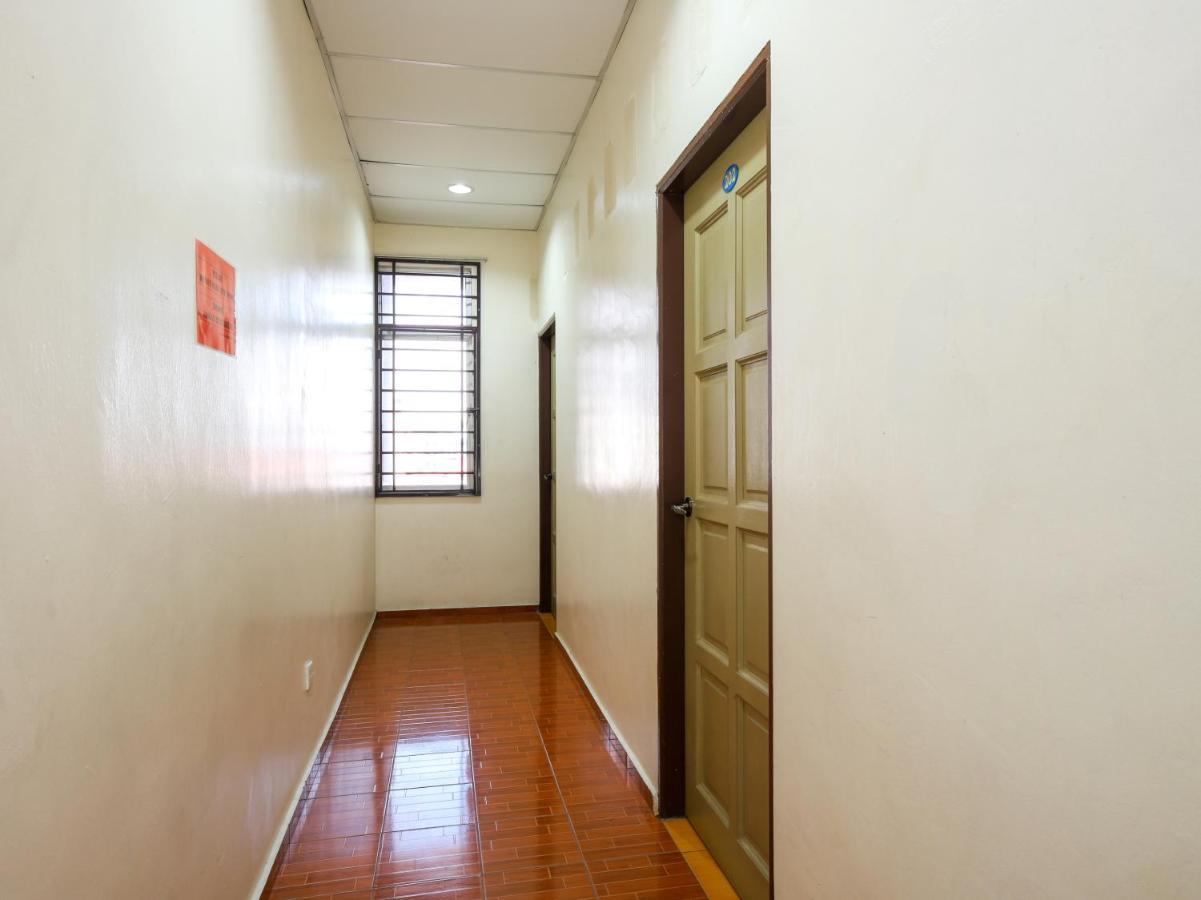 Oyo 89763 Bluewater Hotel Mersing Buitenkant foto
