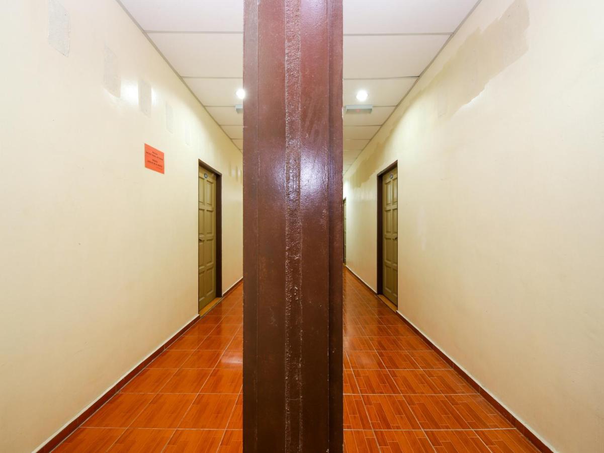 Oyo 89763 Bluewater Hotel Mersing Buitenkant foto